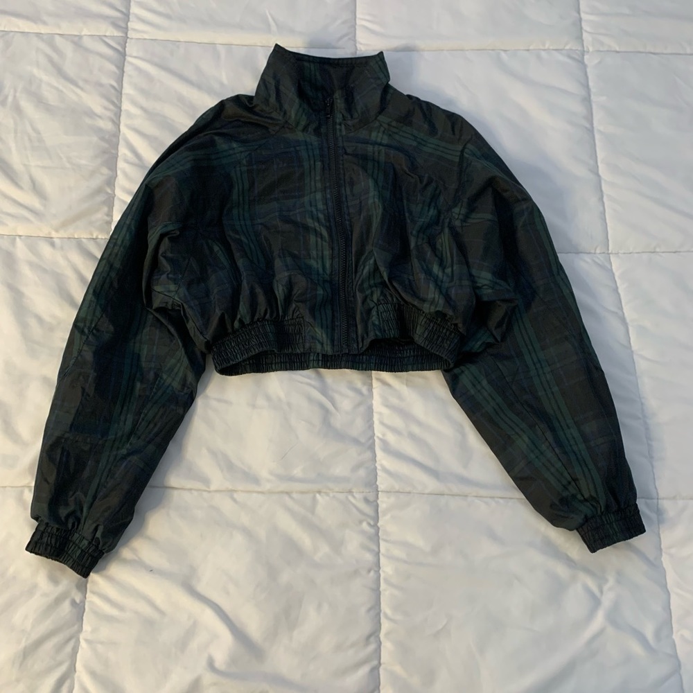 Cropped zip up